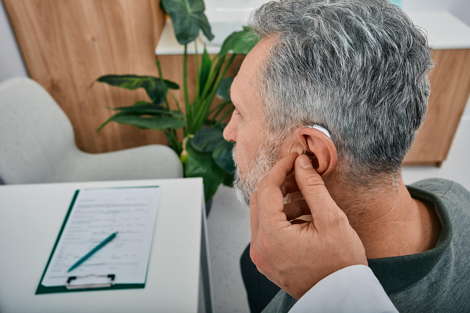 The role of audiologists in hearing aid fitting and programming